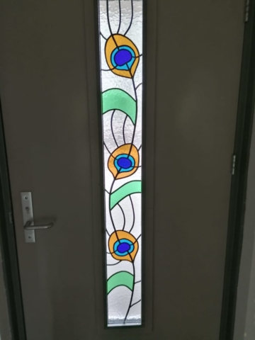 glas in lood pauwenogen