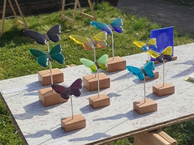 Vlinders (glas, aluminium, hout)
